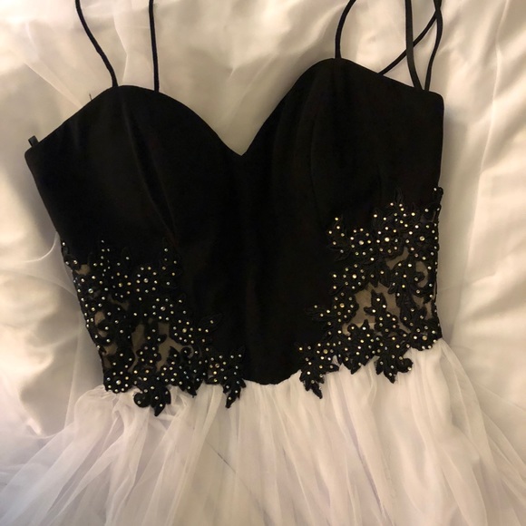 Black and white Ball gown - Picture 3 of 8